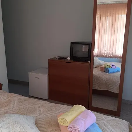 Penzion Къща За Гости Рожен Рест